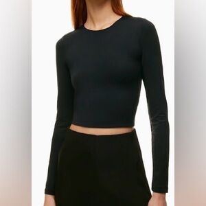 ARITZIA BABATON CONTOUR CROPPED LONG SLEEVE SHIRT